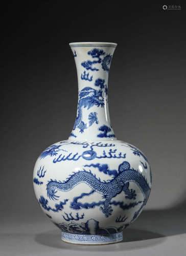 A Chinese Porcelain Blue and White Dragon Vase Marked Tong Z...