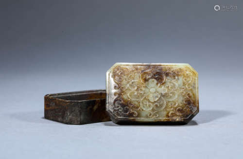 A Chinese Jade Floral Box and Cover