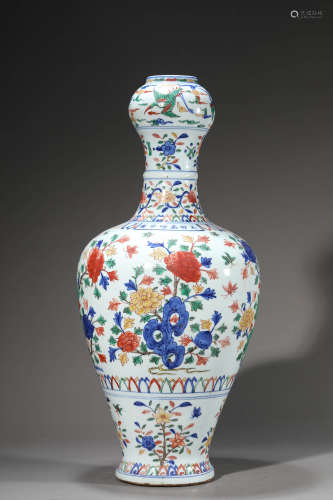 A Chinese Porcelain Wucai Floral Garlic Mouth Vase Marked Ji...