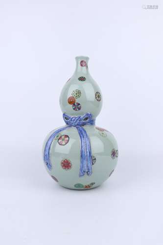 Period Of Qianlong Green Glaze Porcelain Famille Rose Porcel...