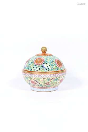 Period Of Qianlong Famille Rose Porcelain 