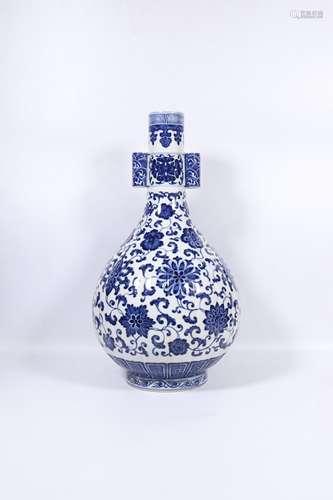 Qing Dynasty Blue And White Porcelain 