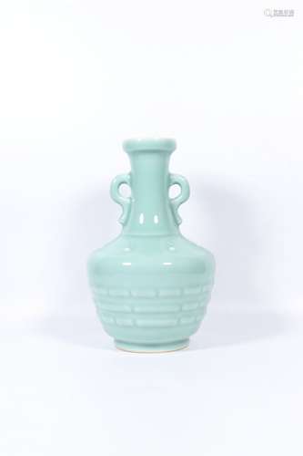 Period Of Qianlong Green Glaze Porcelain Bottle, China