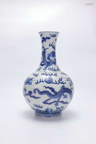 Period Of Qianlong Blue And White Porcelain 