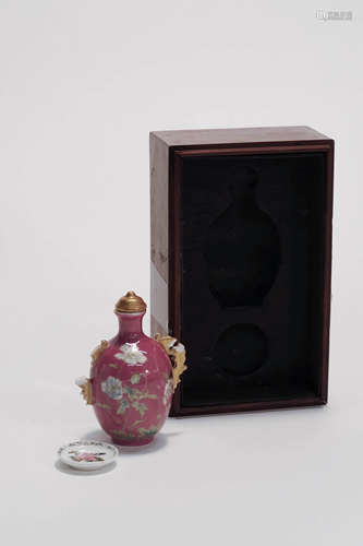 Famille Rose Magpie And Prunus Snuff Bottle