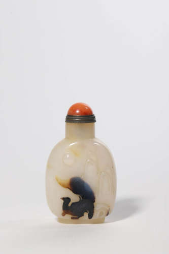 Carved Agate Cameo Phoenix Snuff Bottle