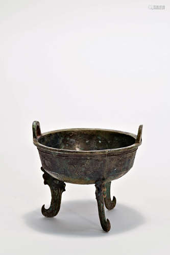 Bronze Ritual Tripod Vessel