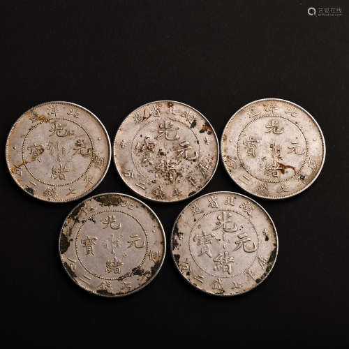 A SET OF FINE SILVER COINS