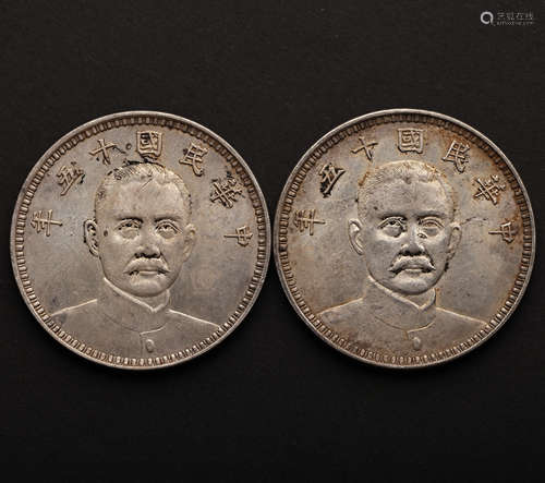 A SET OF MODERN CHINESE FINE SILVER COINS