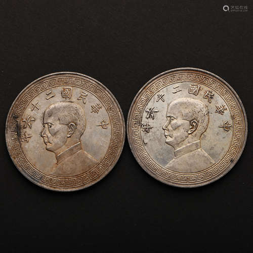 A SET OF MODERN CHINESE FINE SILVER COINS