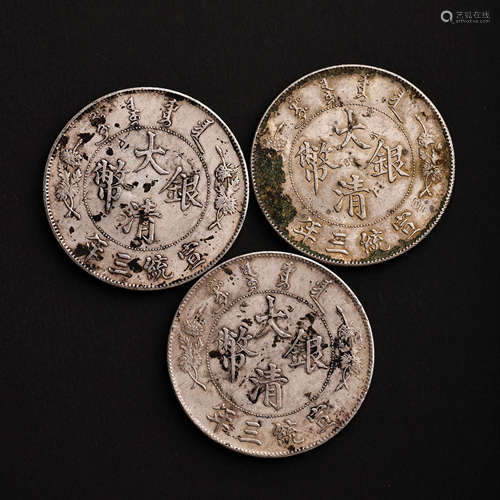 A SET OF MODERN CHINESE FINE SILVER COINS