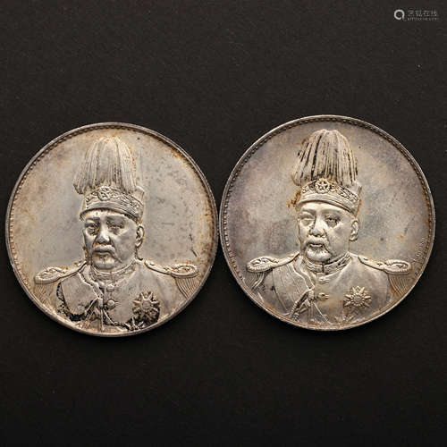 A SET OF MODERN CHINESE FINE SILVER COINS