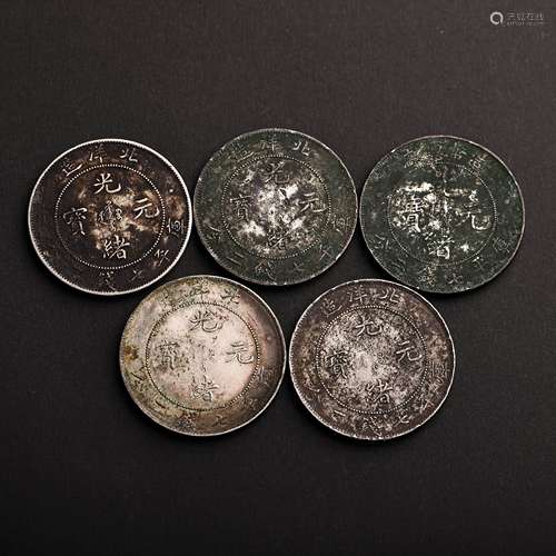 A SET OF MODERN CHINESE FINE SILVER COINS