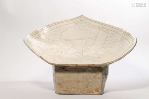 Incised White Glaze Lotus-Petal Pillow