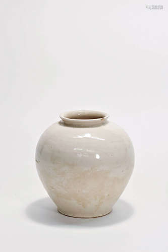 White Glaze Pottery Jar