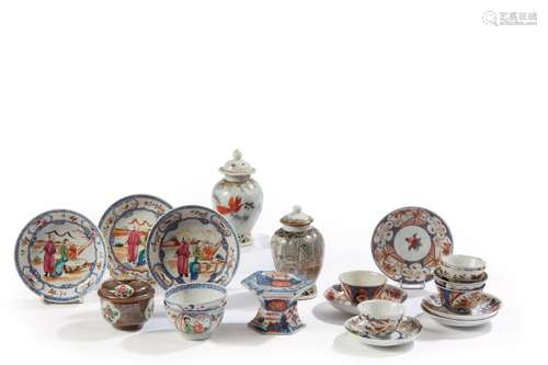 Chine et Japon, XVIIIe siècle<br />
Ensemble de porcelaines ...