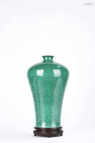 Chinese Qing Period Green Glazed Meiping Vase
