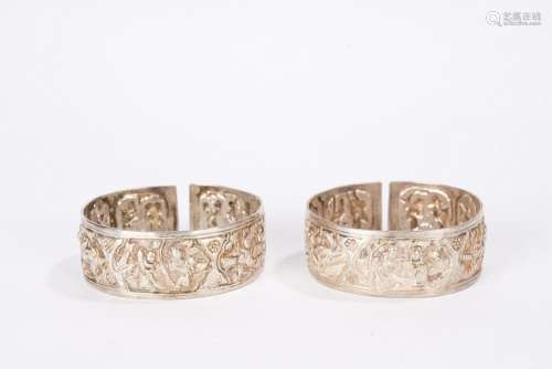 Chinese Pair of Silver bracelets
