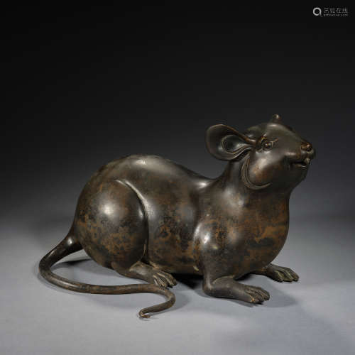 A Japanese big copper-alloy mouse