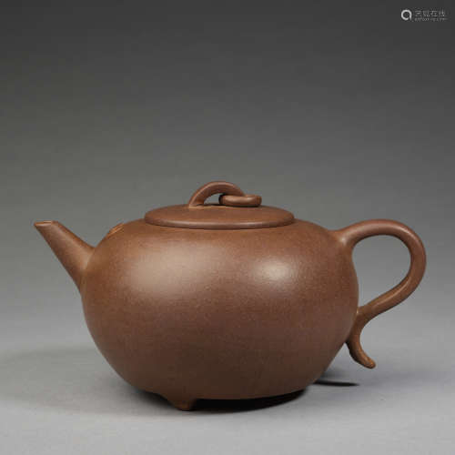 A yixing teapot and cover ,Qing dynasty