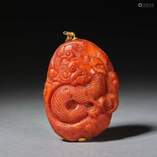 An amber 'god beast' carving Qing dynasty
