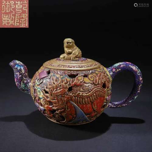 CHINESE COLOR PAINTED YIXING ZISHA CLAY TEA POT