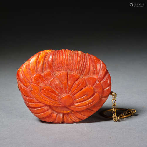 An amber floral carving Qing dynasty