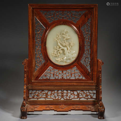 A Jade screen carved a magpie in a plum tree,Qing dynasty