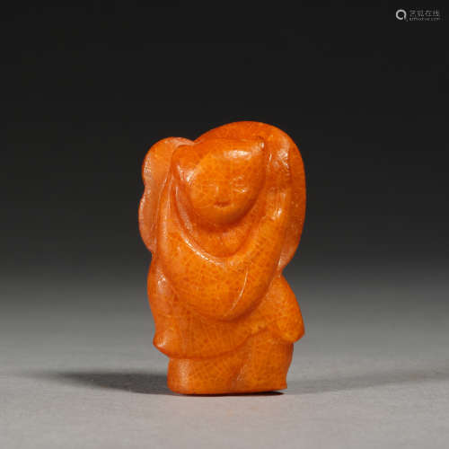 An amber 'figural' carving Qing dynasty