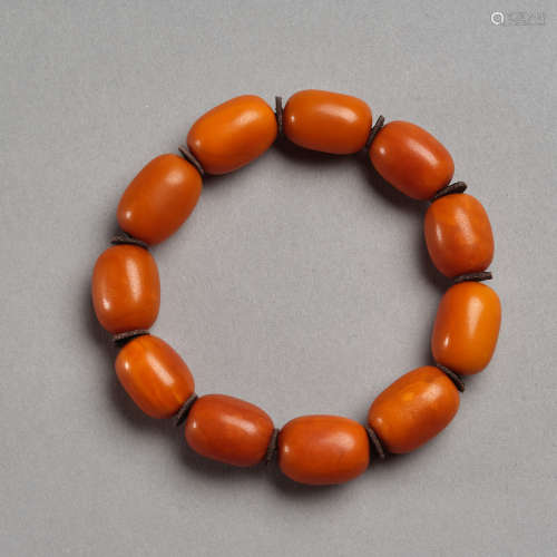 An amber bracelet,Jujube shaped beads, Qing dynasty