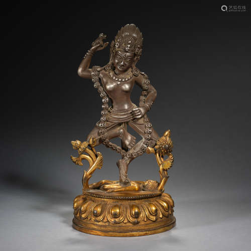 An extremely rare silver alloy figure of buddha,Qing dynasty