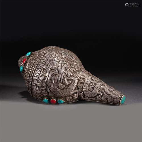 A CHINESE HARDSTONES INLAID SILVER DHARMA CONCH