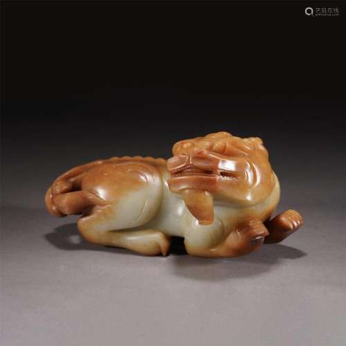 A CHINESE ARCHAISTIC STYLE JADE CARVING OF BEAST