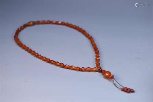A CHINESE AGATE NECKLACE