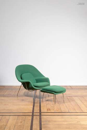 EERO SAARINEN (1910-1961) Womb Fauteuil et son repose-pieds ...