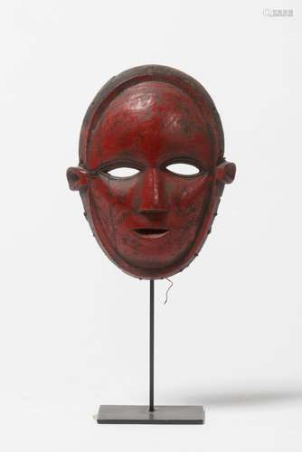 MASQUE CHOKWE En bois polychromé rouge 20e siècle. Rood hout...