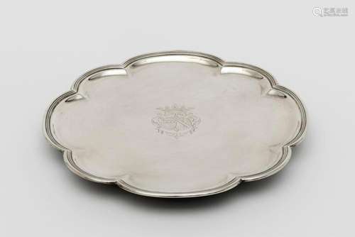 ASSIETTE VOLANTE En argent La Haye, 1718. Poinçons inconnus....