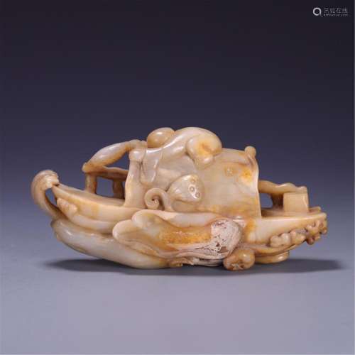 A CHINESE JADE BOAT ORNAMENTS