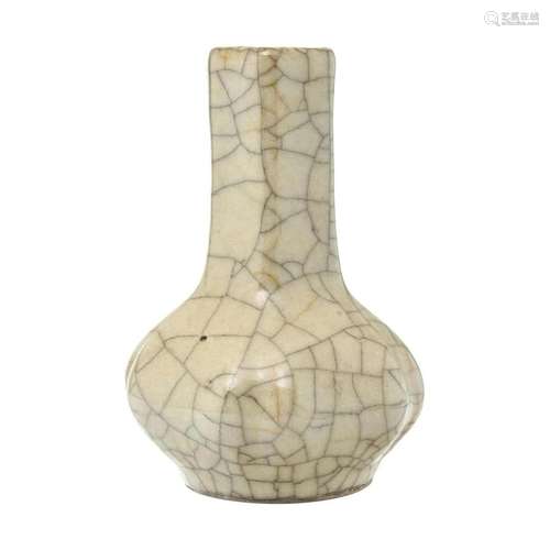 Chinese Ge-Type Lobed Bottle Vase