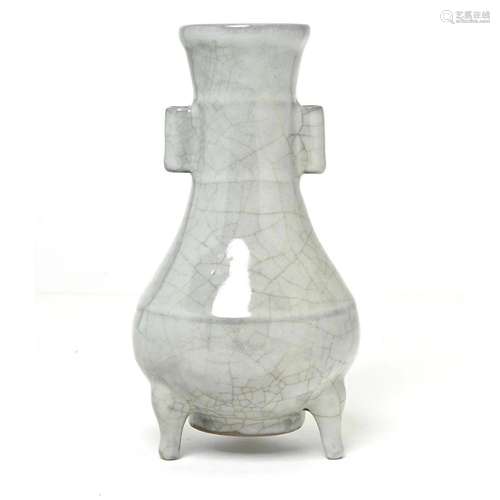 Chinese Rare Guan-Type Tripod Vase