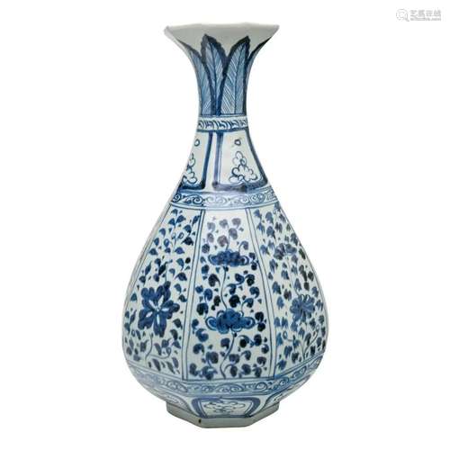 A Hexagonal Blue and White Yuhuchunping Vase