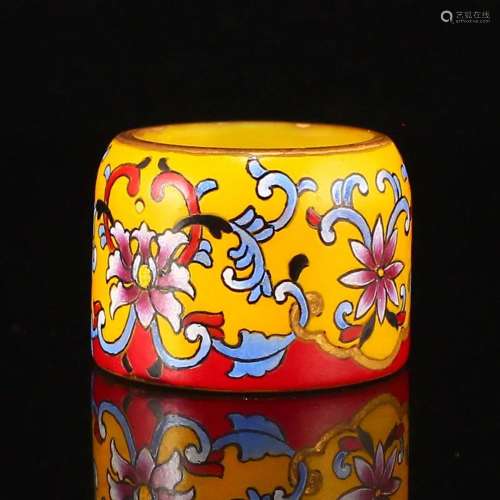 Vintage Chinese Gilt Edge Yellow Peking Glass Thumb Ring
