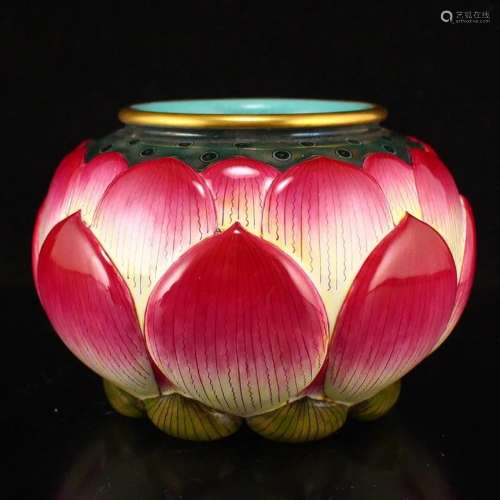 Gilt Edge Famille Rose Lotus Flower Porcelain Pot