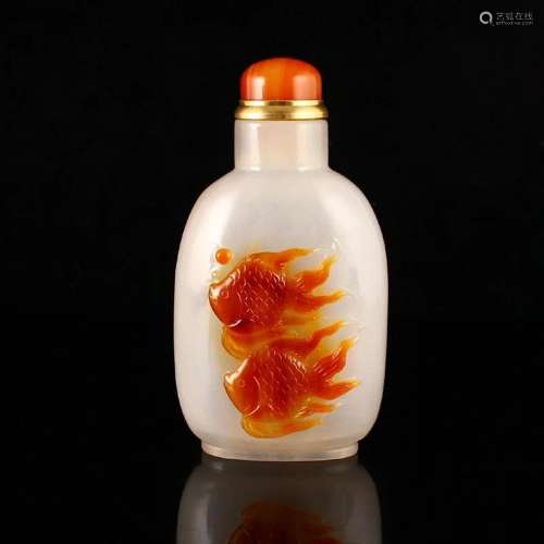 Agate Low Relief Double Fish Design Snuff Bottle
