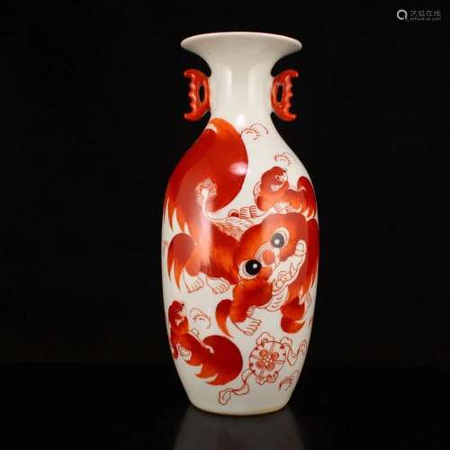 Iron Red Glaze Poetic Prose Lucky Lion Design Porcelain Vase