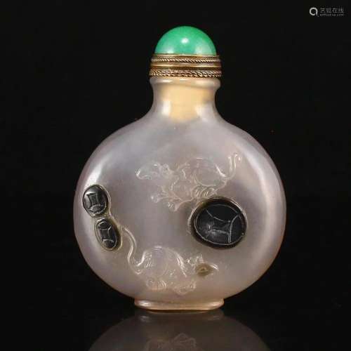 Old Agate Low Relief Fortune Mice Design Snuff Bottle