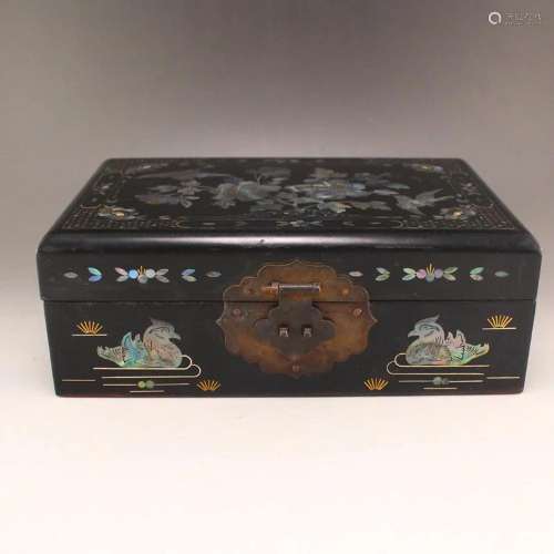 Vintage Black Lacquerware Inlay Shell & Gem Jewellery Bo...