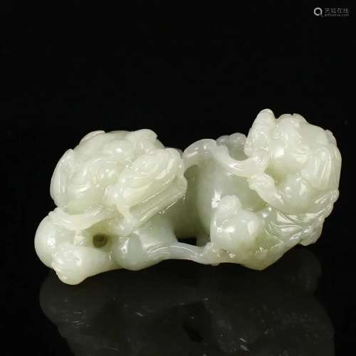 Chinese Hetian Jade Lucky Lion Statue
