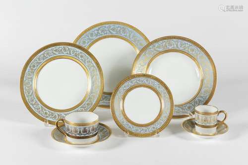 HAVILAND Partie de service en porcelaine Incrustation, doubl...