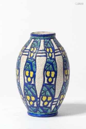 CHARLES CATTEAU (1880-1966) Vase En faïence. Signé. Tampon. ...